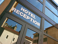 Reservation d'hotel à Ury